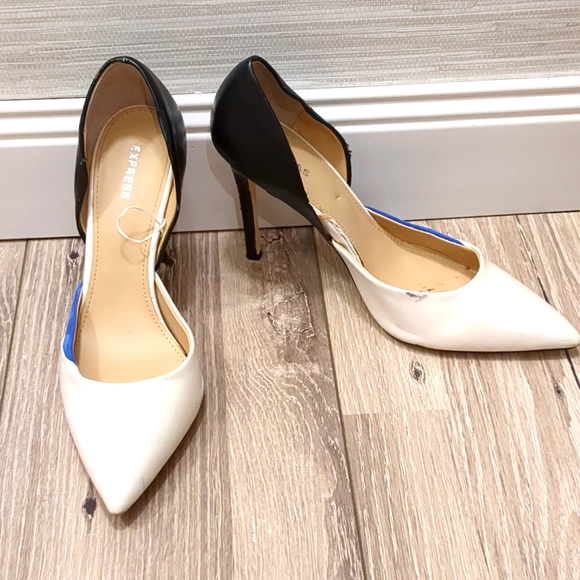 Express Women's Pointed Toe Pump. Black, white, and Blue. size 7 - Picture 2 of 4